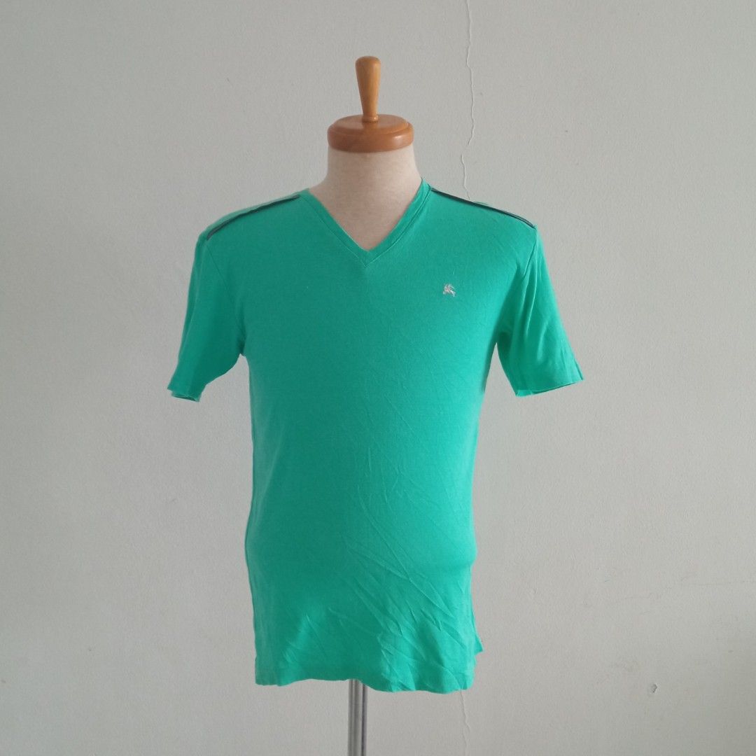V neck burberry t shirt mens clearance