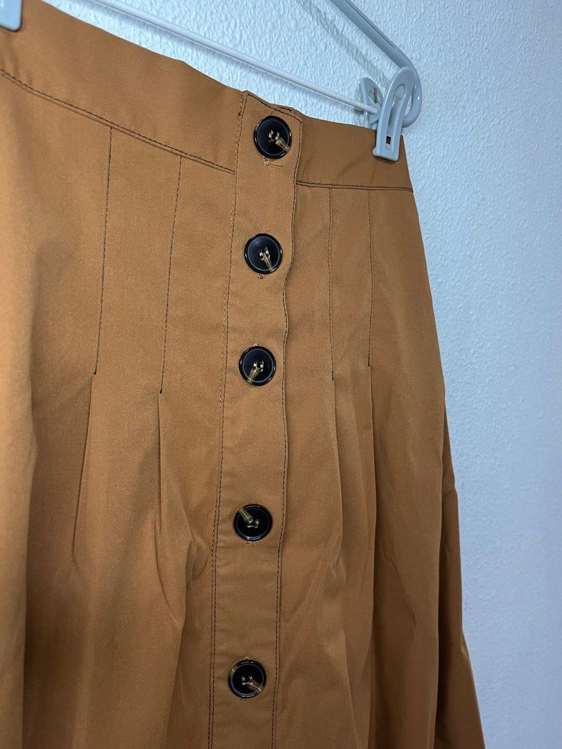 Orange button outlet up skirt