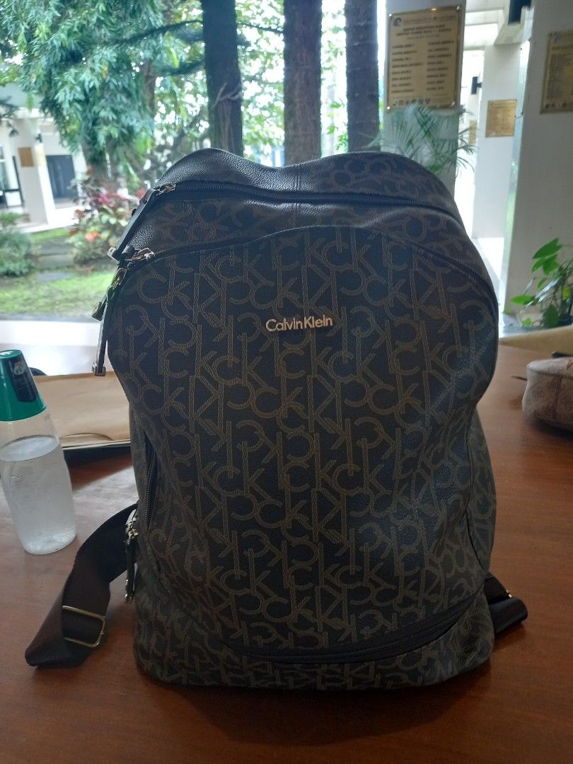 Calvin klein laptop backpack, Women's Fashion, Bags & Wallets