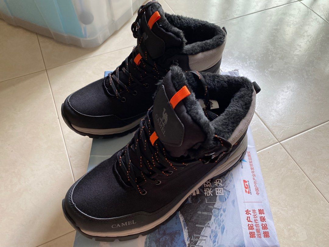 Camel Sub Zero Tracking Boots (Category: Boots) located in Singapore. Submitted by kathtjg (Listing ID 1257938607, Image 3). Description: Boots for winter wear. Black in colour. .