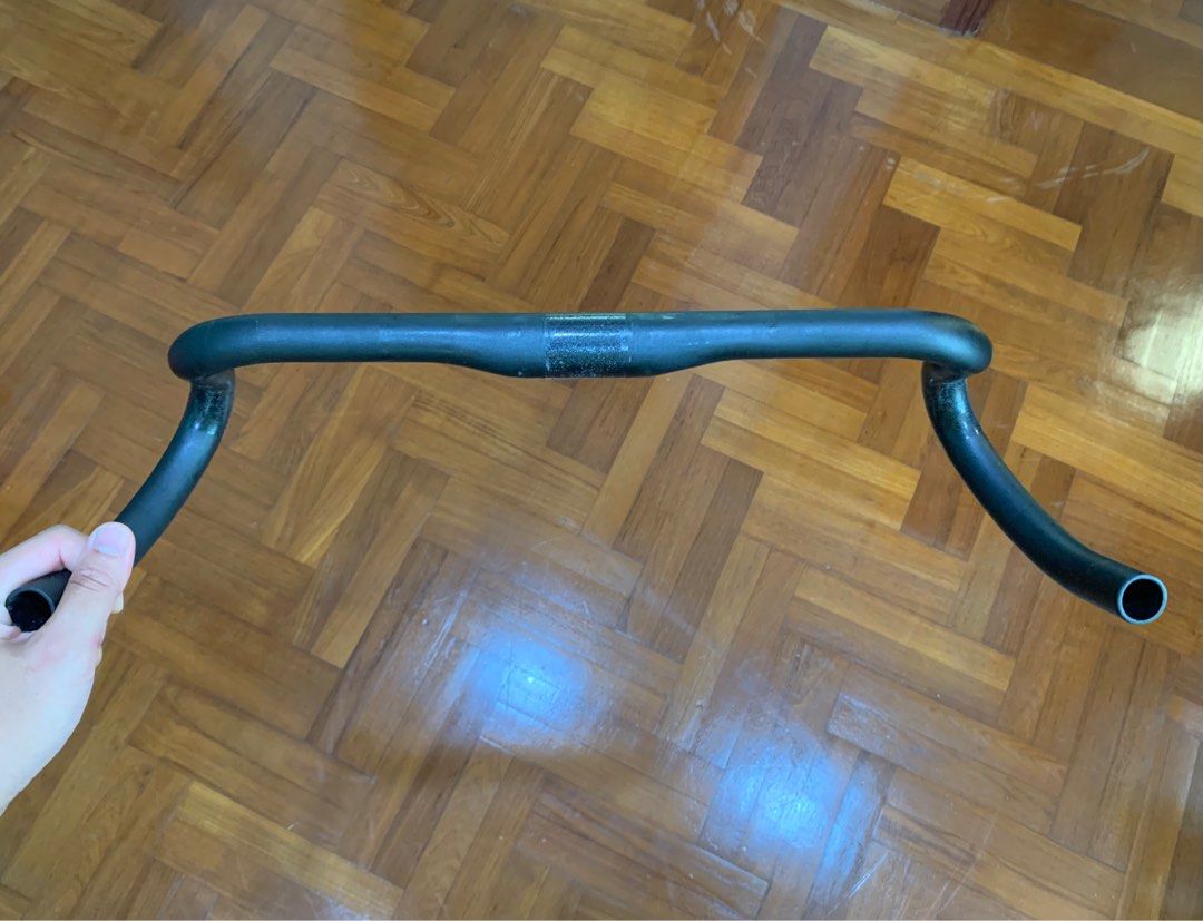 Carbon gravel handlebar 40cm, Sports Equipment, Bicycles & Parts, Parts