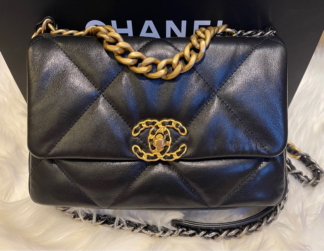 Chanel 19 calfskin 2025