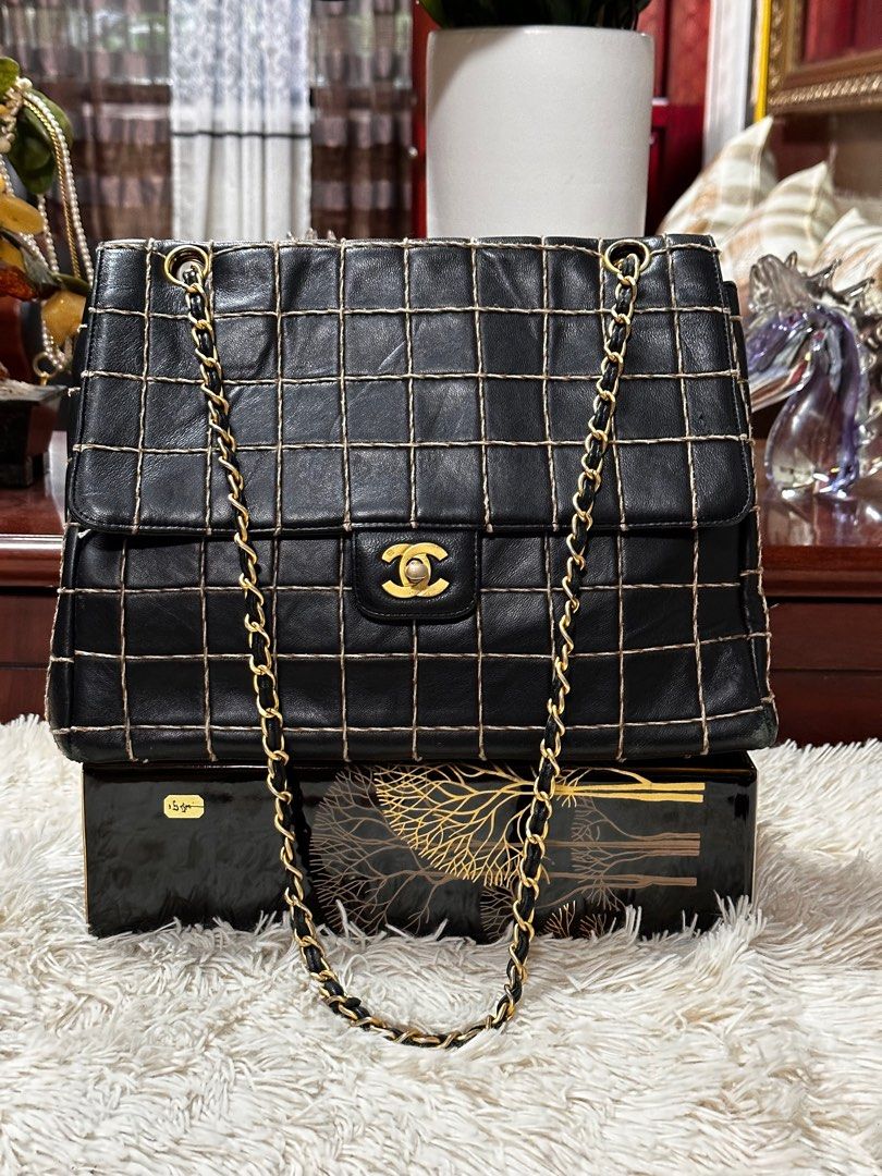 Chanel circa 2014 pumpkin lambskin leather old medium leboy (auth) 🔴,  Luxury, Bags & Wallets on Carousell