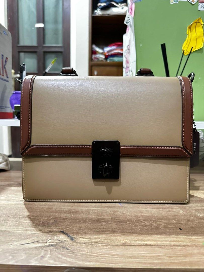 Coach hutton sales top handle