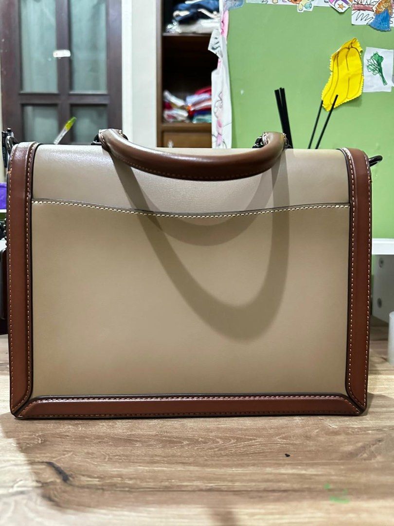 Coach hutton new arrivals top handle