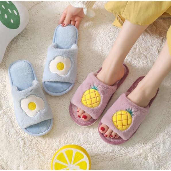 Bedroom clearance fluffy slippers
