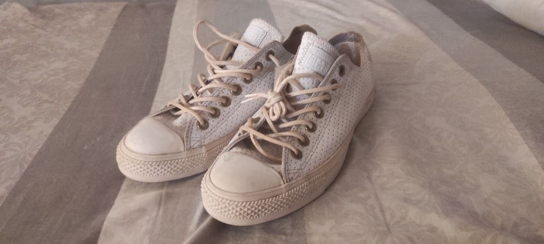 Leather converse hotsell size 9