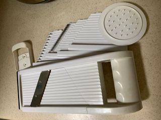 Vegetable adjustable slicer  Benriner  Japanese Mandoline Slicer w/3extra  blad