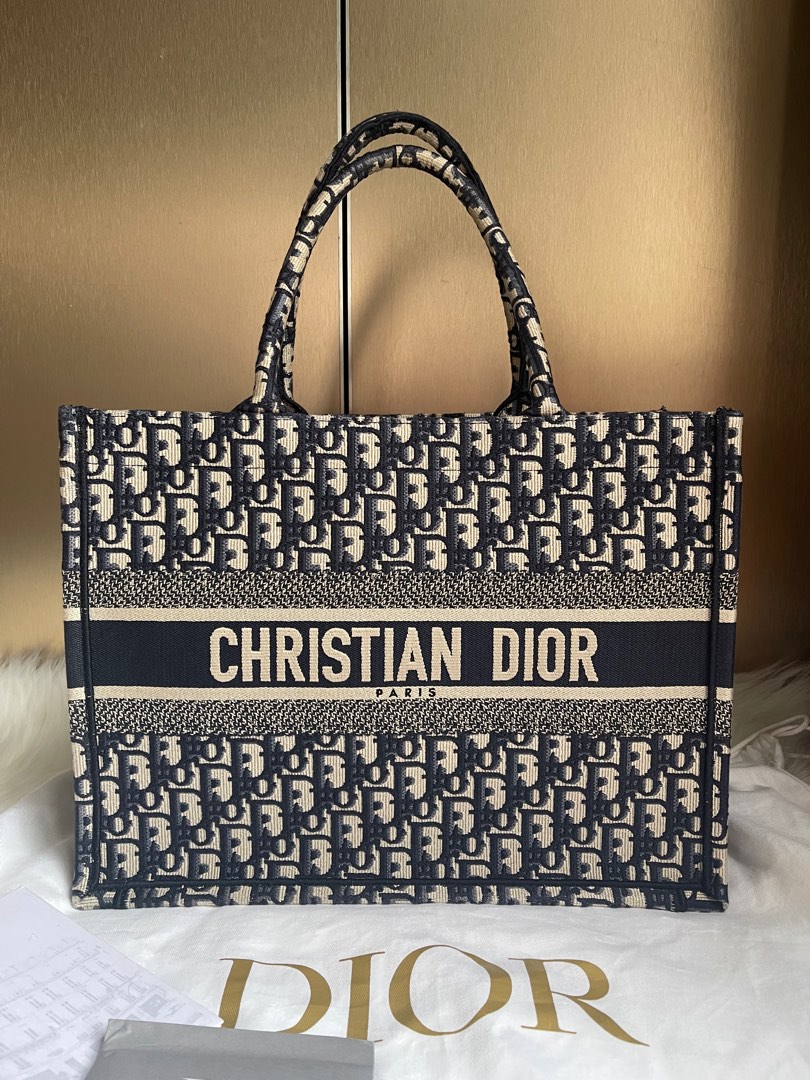 Medium Dior Book Tote Ecru and Gray Dior Oblique Embroidery (36 x 27.5 x  16.5 cm)