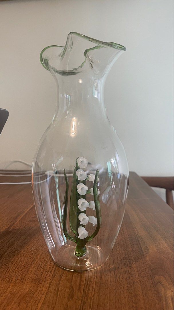 Dior Vase 花瓶: New Lily of the Valley, 傢俬&家居, 家居裝飾 Dior Vase 花瓶: New Lily of the Valley, 傢俬&家居, 家居裝飾