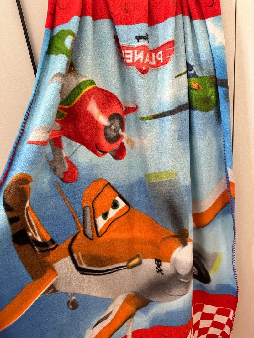 Disney planes blanket new arrivals