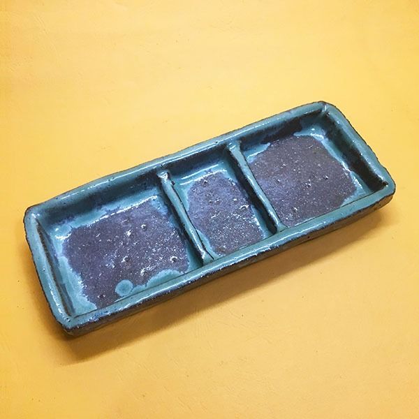 Divided Condiment Tray DT02 (Category: Other Kitchenware & Tableware) located in Mandaluyong City. Submitted by yula_noveltyfinds (Listing ID 1257981644, Image 1). Description: Perfect for a cottage core or japandi setting - Japan surplus - stoneware / good condition - thick material - condiment plate or can be repurposed as trinket dish (see pic) / decor plate - vase & accessories NOT included photo use only - size: approx: 9.125" lenght x 3.5 "