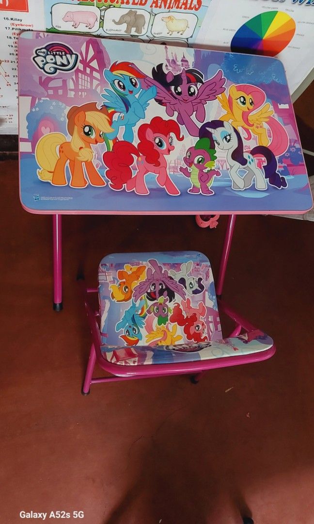 Foldable kids table and chair (Category: Kids Tables & Chairs) located in Cavite. Submitted by e3prelovedshoppe (Listing ID 1258011448, Image 2). Description: Heavily used signs of usage Wala nmn pong sira Pick up only Westdale villas tanza cavite.