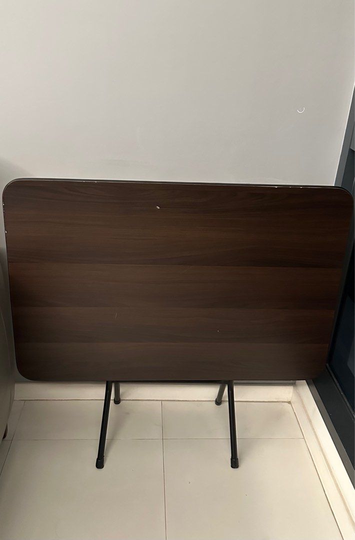 Foldable Table (Category: Tables & Sets) located in Singapore. Submitted by prettydresser (Listing ID 1258002264, Image 1). Description: .