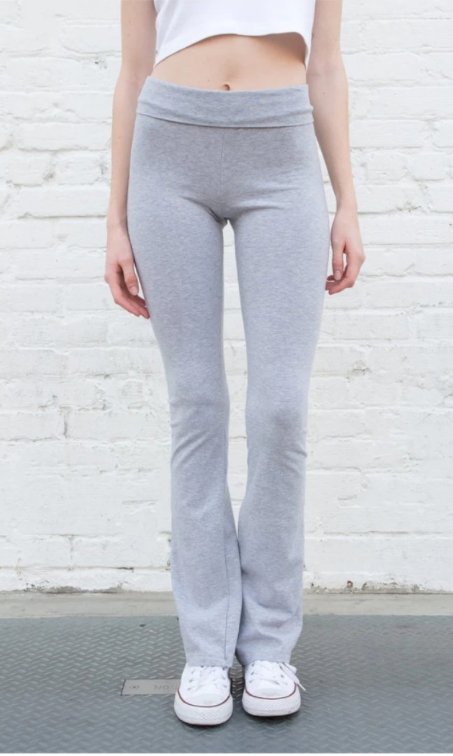 Brandy Melville Hillary Soft Yoga Pants (Light Heather Grey), Women's  Fashion, Bottoms, Other Bottoms on Carousell