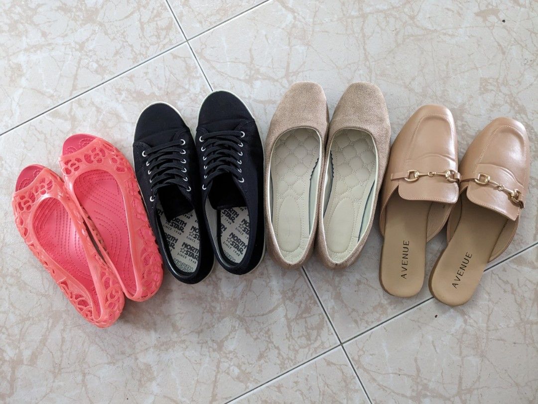 FREE Shoes (Pick up Only), Women's Fashion, Footwear, Sandals on Carousell