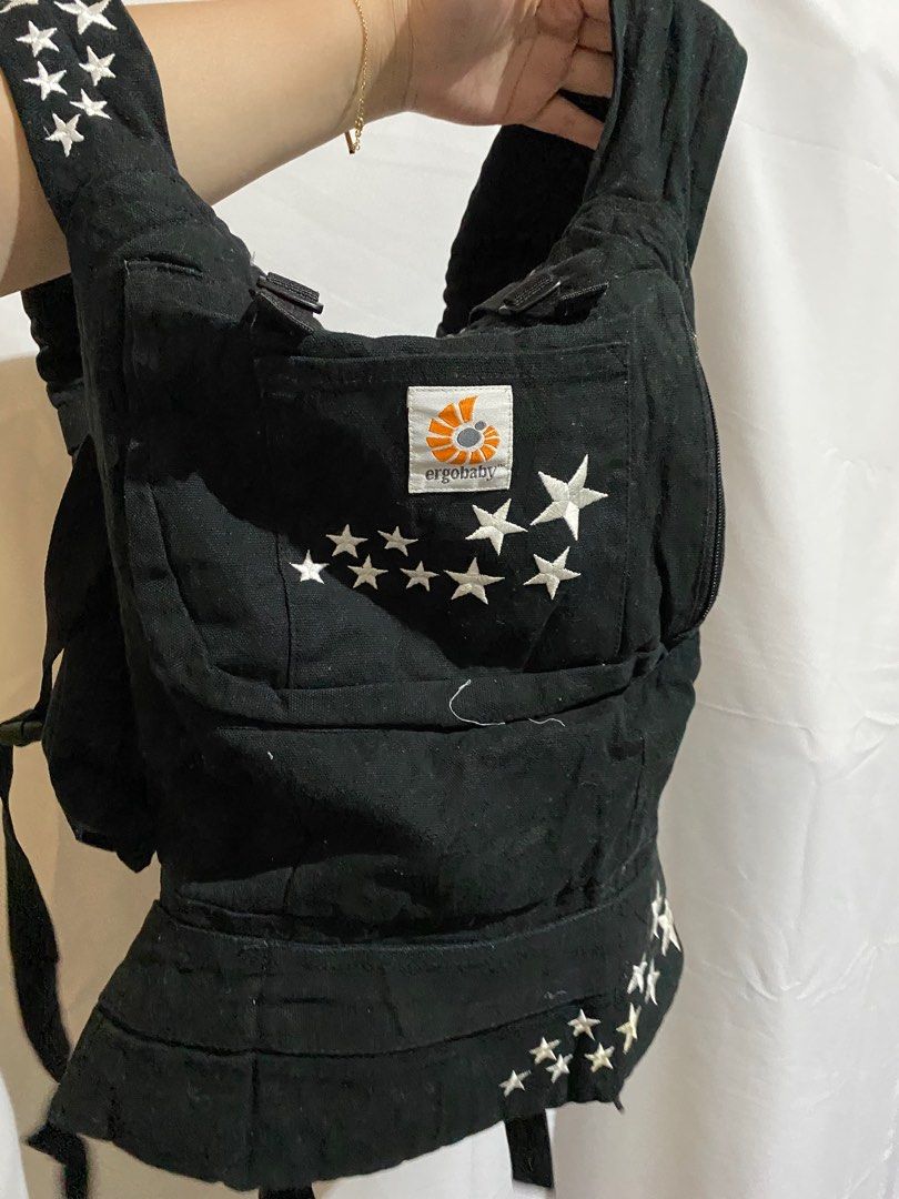 Ergobaby outlet galaxy black