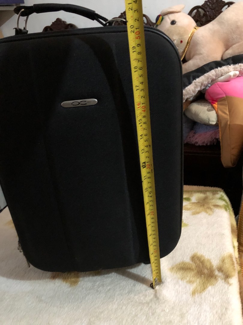 hand carry, Everything Else, Looking For on Carousell