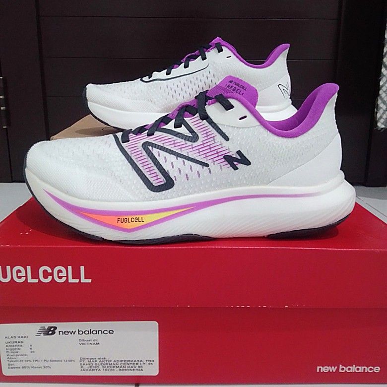 Harga sepatu new top balance fuel cell