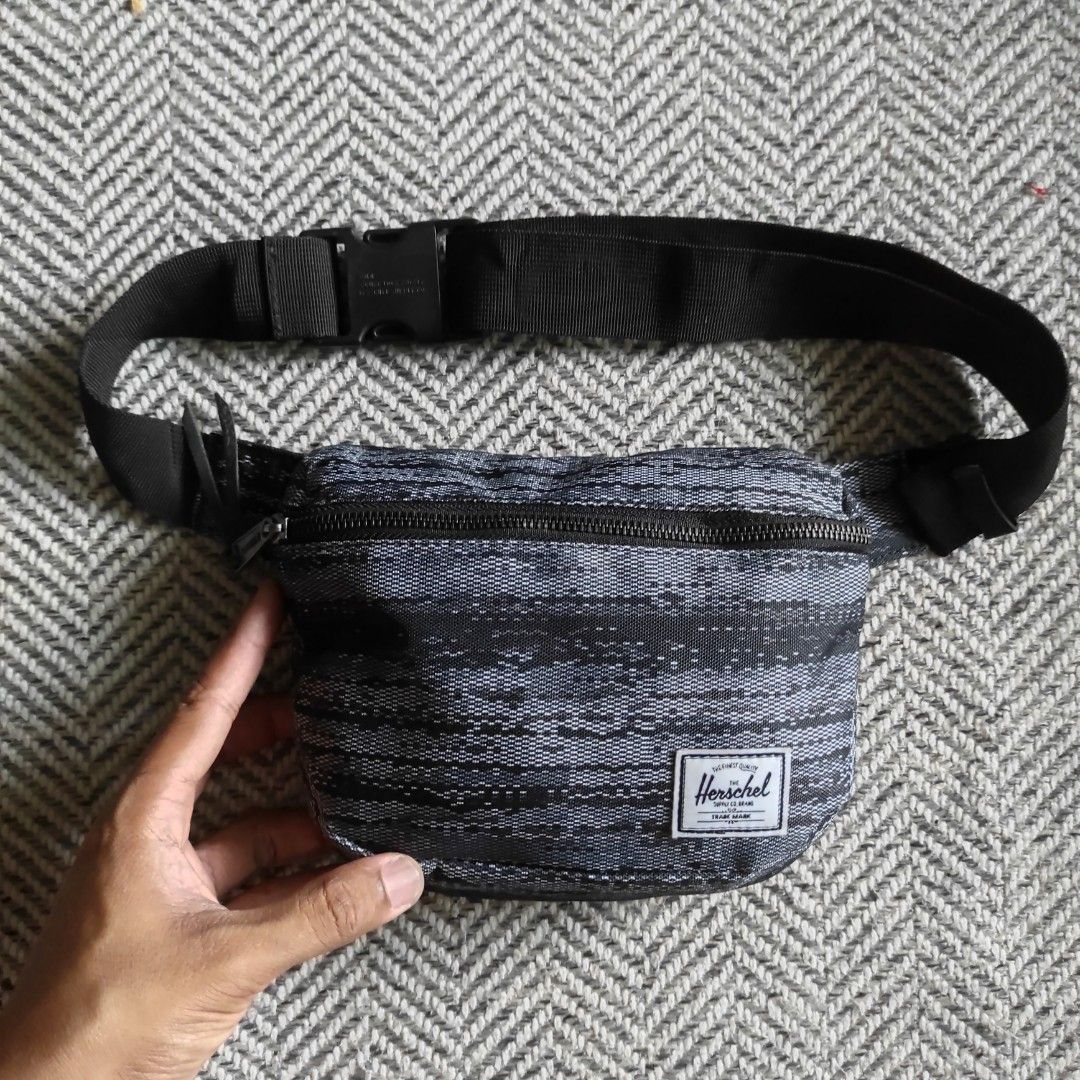 Herschel fanny pack online grey