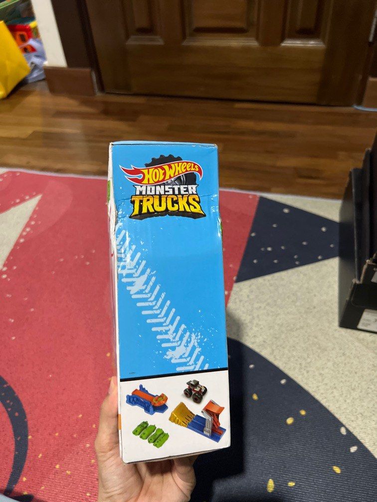 Hot Wheels Monster Truck Bash Set, Hobbies & Toys, Toys & Games on