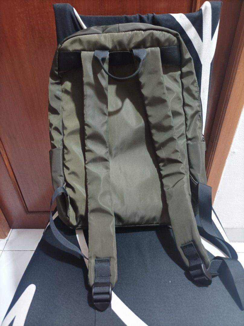 Hush puppies backpack hotsell 912