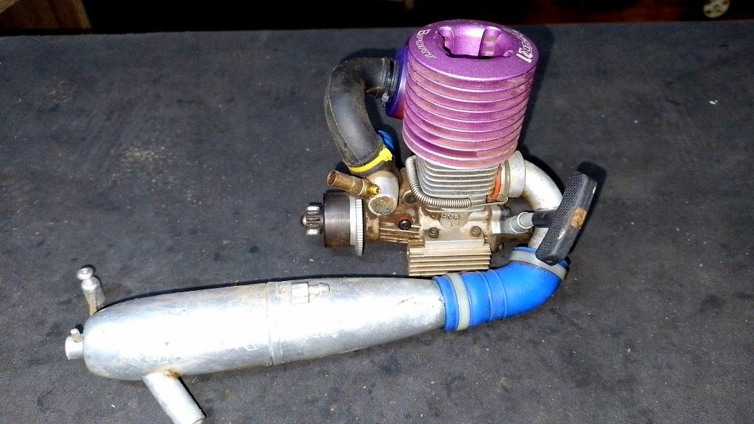 Hyper 21 nitro top engine