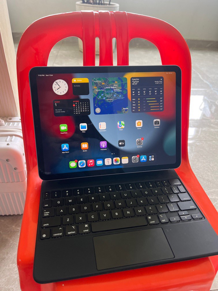 iPad Air 5th, Mobile Phones & Gadgets, Tablets, iPad on Carousell