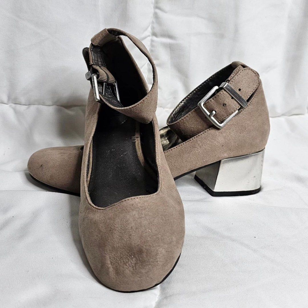 Kenneth cole new arrivals silver heels