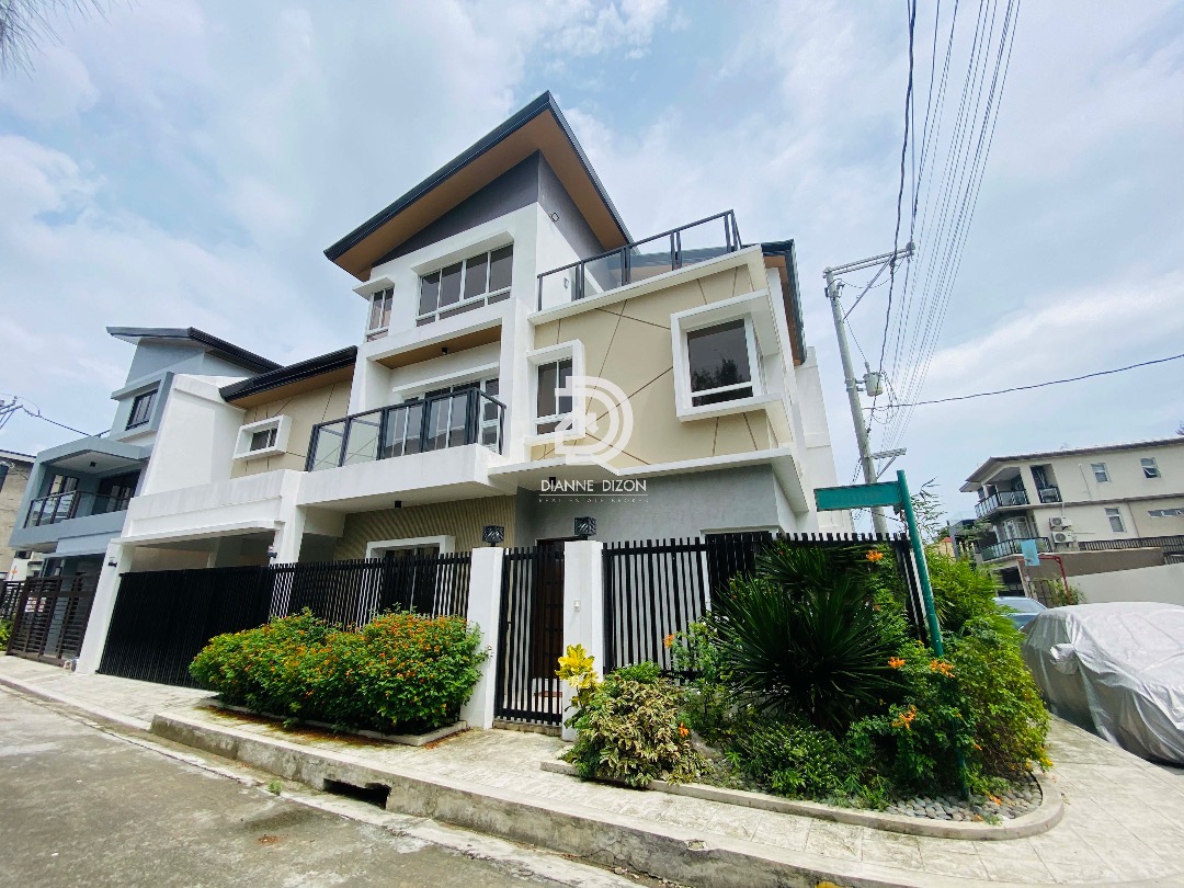 Lavish 6 Bedroom Corner House for Sale in Greenwoods Pasig City for