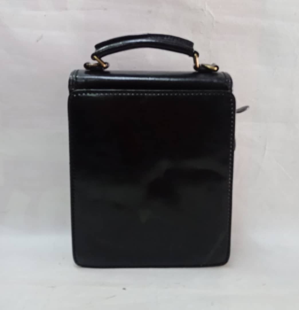 Black patent hot sale leather crossbody purse