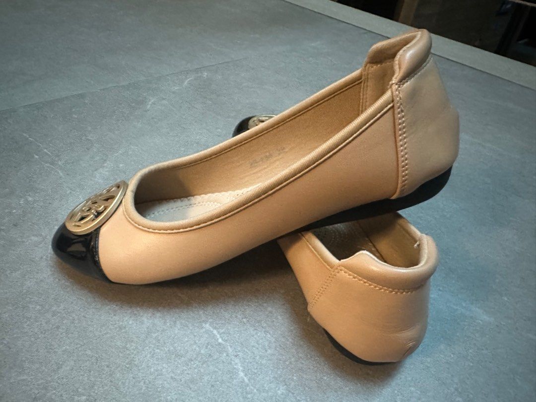 Leather flats very comfy Women s Fashion Footwear Flats on