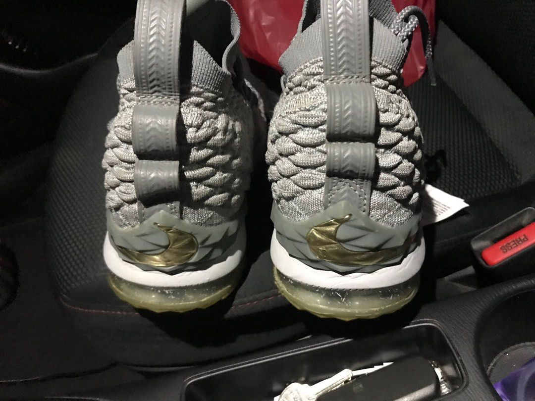 Lebron 15 sales size 8.5