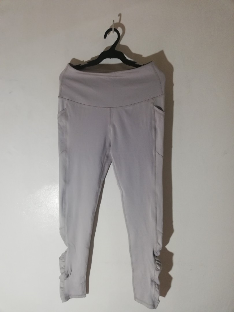 Leggings Medium, Women's Fashion, Activewear on Carousell