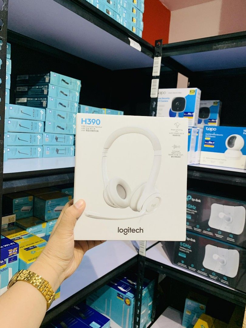 Logitech H390 USB Headset Off White (Category: Headphones & Headsets) located in Makati City. Submitted by techubstoreandaccessories (Listing ID 1257945902, Image 1). Description: Logitech H390 USB Headset Off White On Hand‼️ Ready to Pick-up/Ship‼️ DETAILS: ✅BRAND NEW & ORIGINAL. ✅7 Days Replacement for Factory Defects and 1year Limited Warranty. (Terms and conditions apply). ✅With Sales Invoice (BIR REGISTERED) and Warranty Receipt. ✅WE ACCEPT 