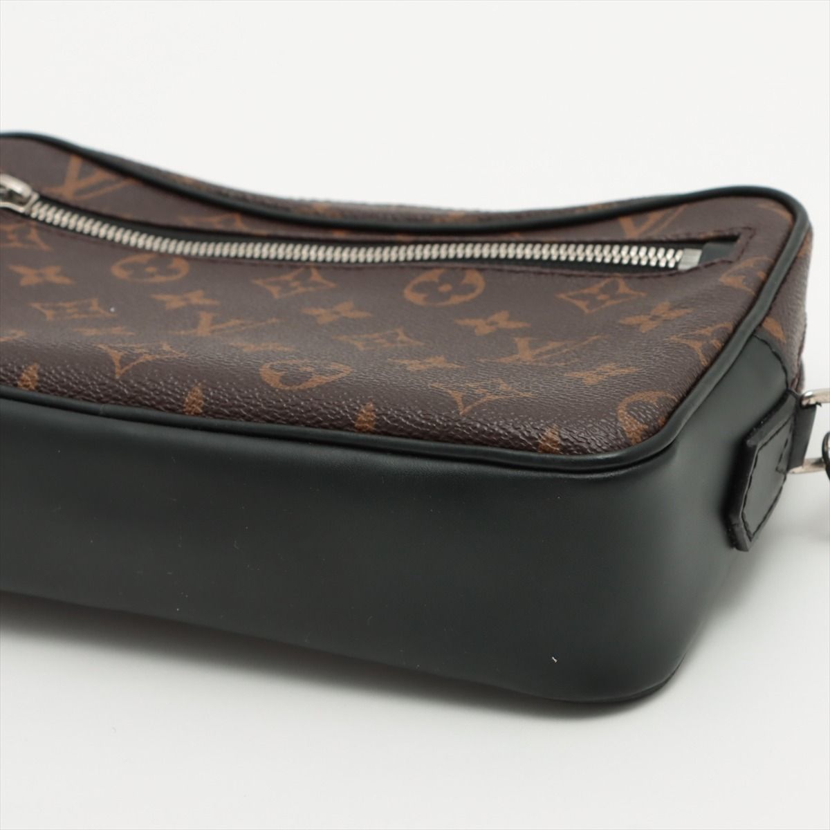 Louis Vuitton M42838 Monogram Canvas Pochette Kasai Macassar