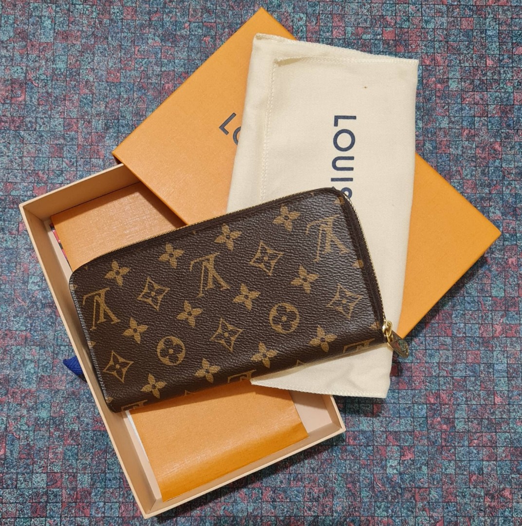 LV PURPLE CARD HOLDER LONG DOUBLE ZIPPER WALLET, Luxury, Bags & Wallets on  Carousell