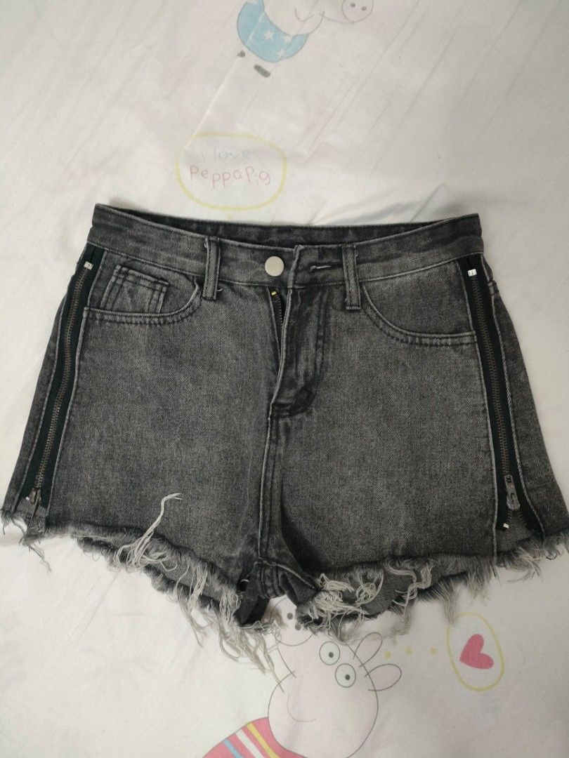 Maong Shorts Women s Fashion Bottoms Shorts on Carousell