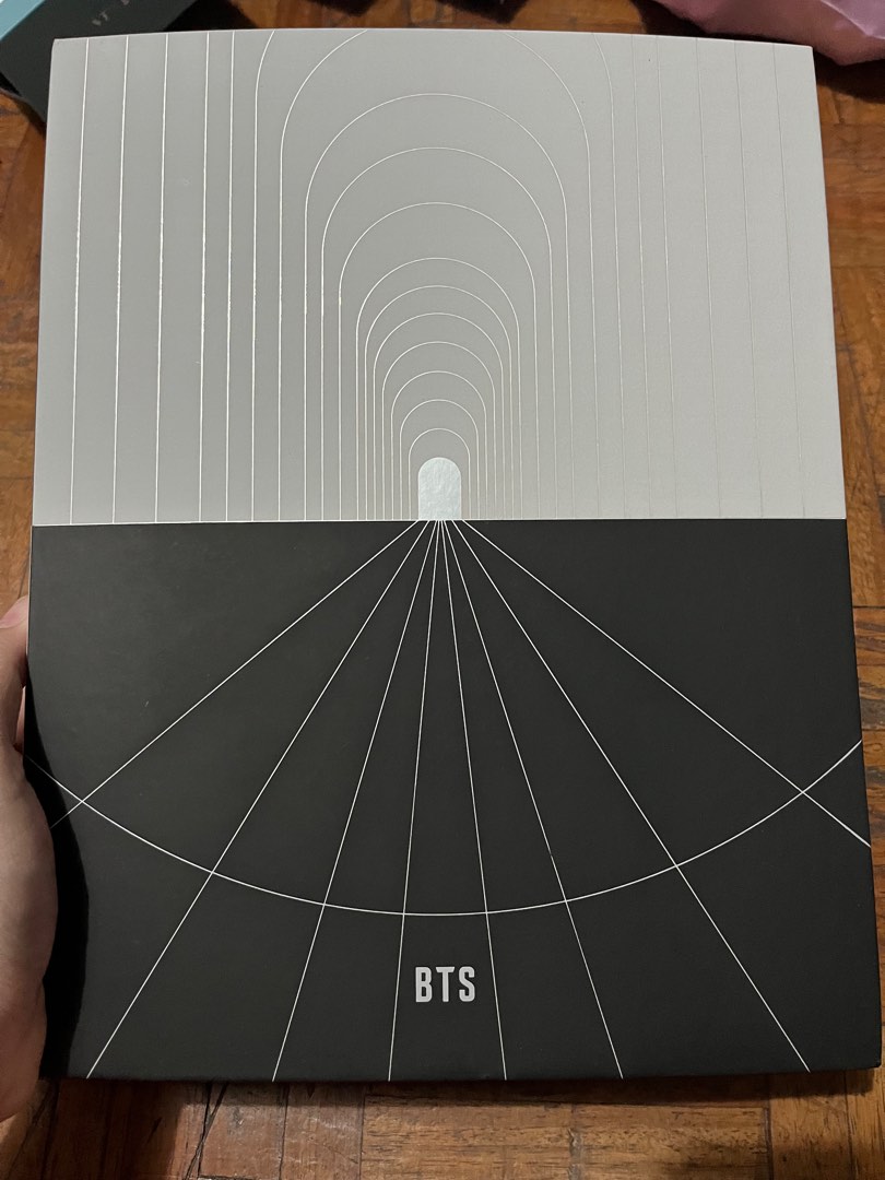 Map of the soul on:e concept photo book Special Set (unsealed), Hobbies ...
