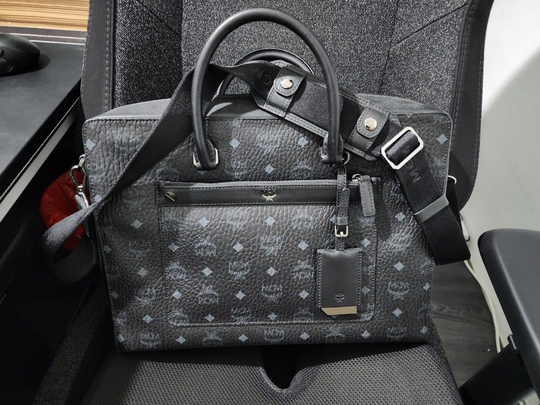 Mcm sling hotsell bag men