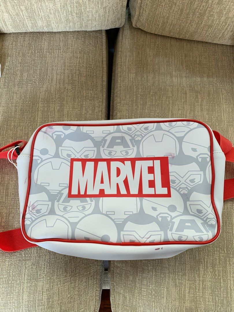 Sling bag marvel miniso store
