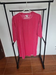 MonkI oversized shirt Fits large to XL
