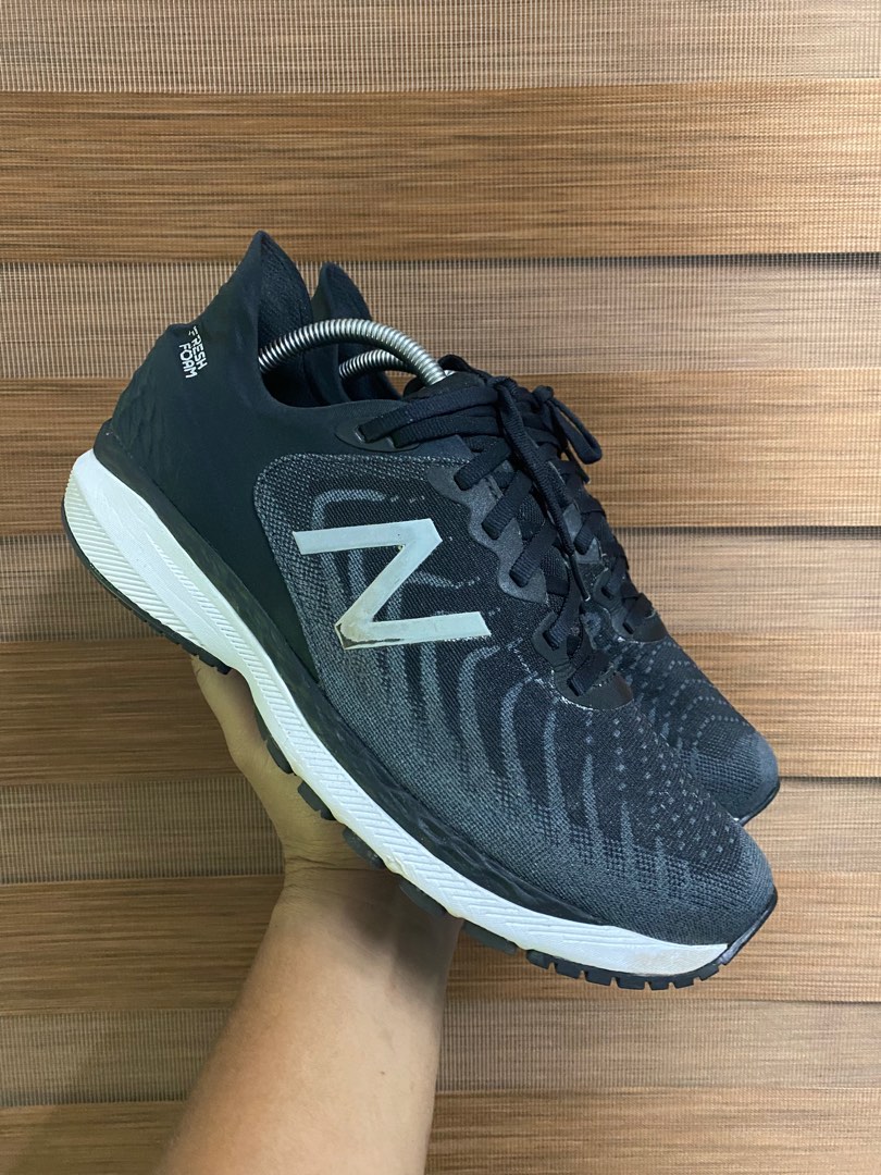 NB 860 V11, Men's Fashion, Footwear, Sneakers on Carousell