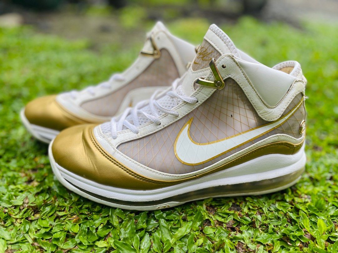 Nike Air Lebron 7 Retro QS 