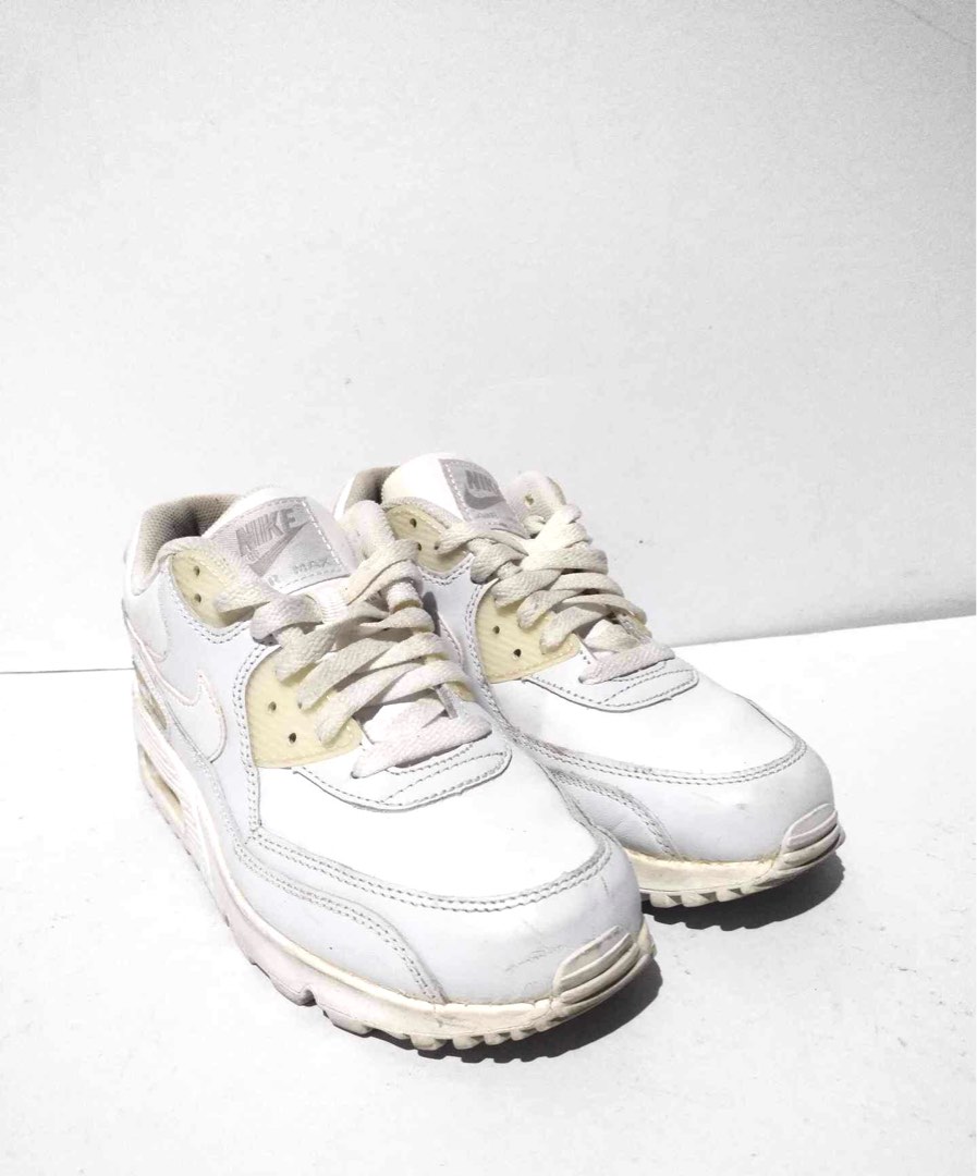 triple white nike airmax