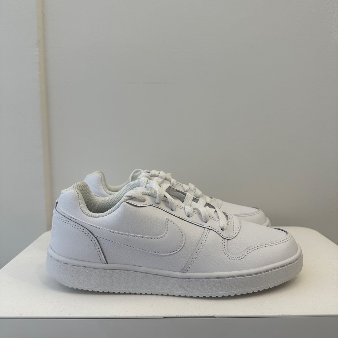 White nike ebernon low online