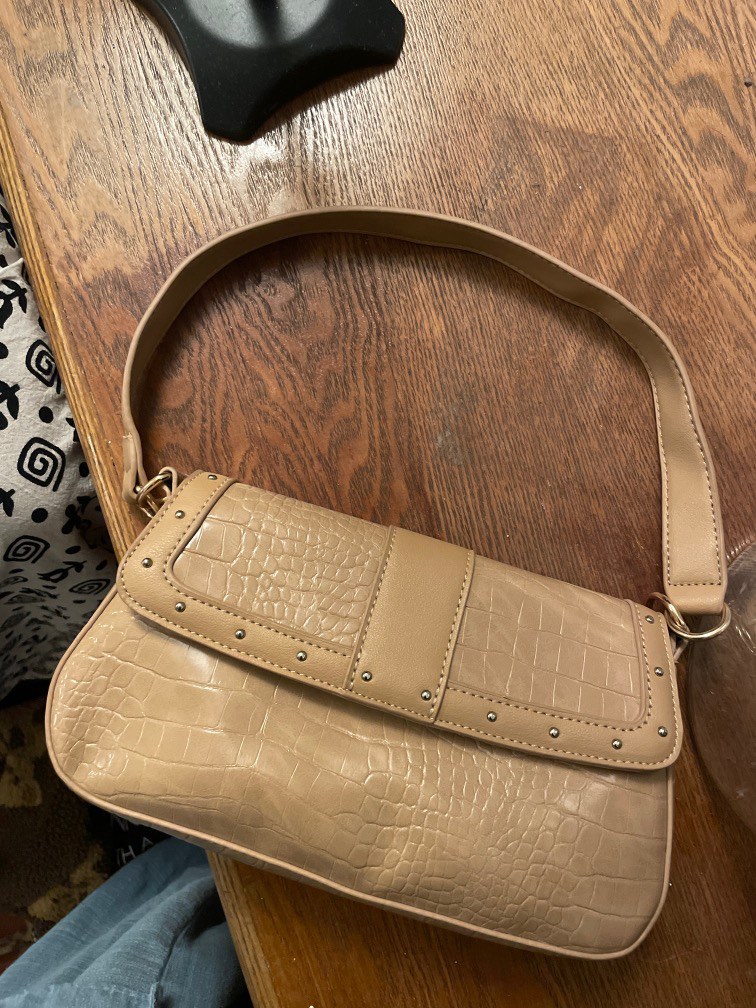 Nude top baguette bag