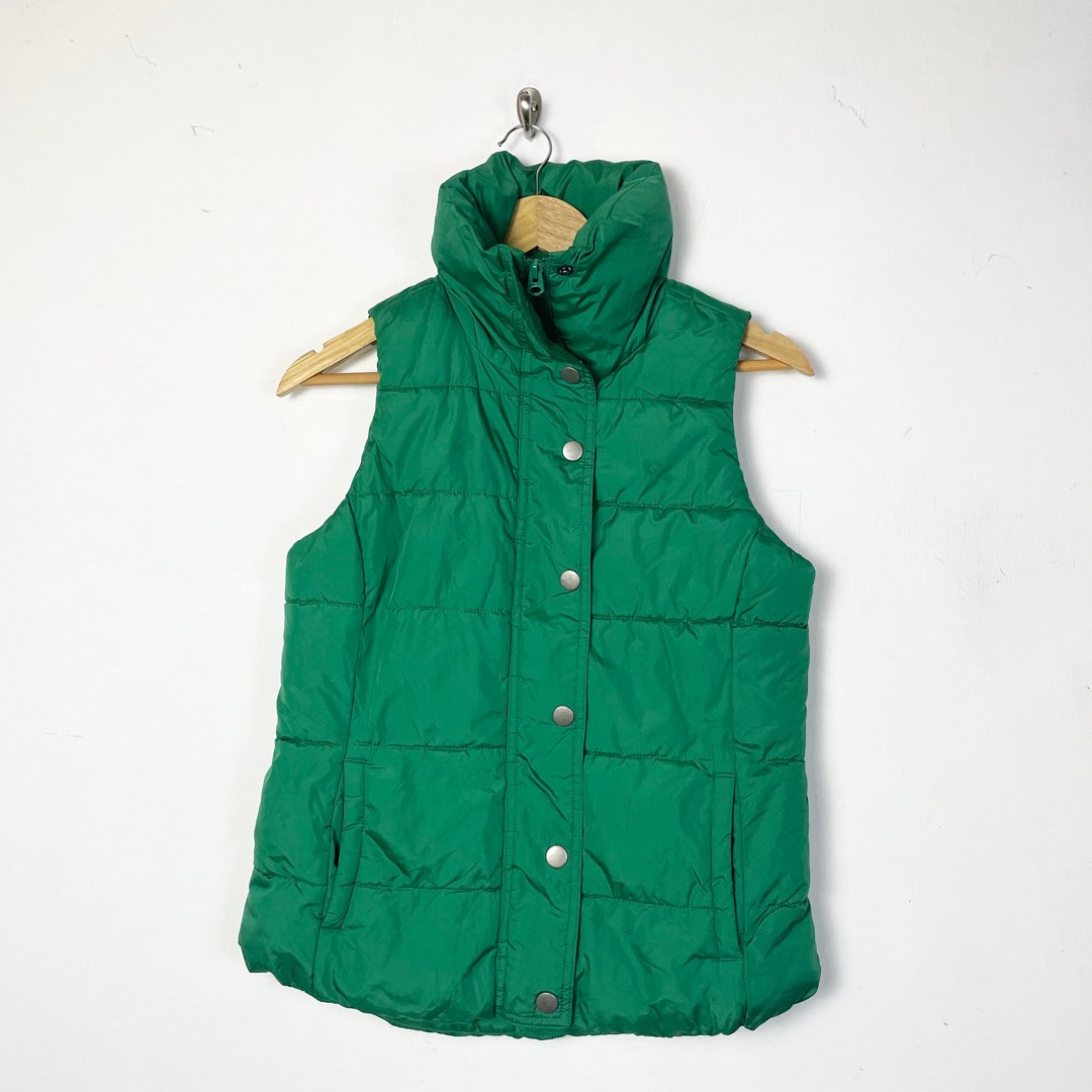 Old Navy Puffer Vest With Hood, Women's Fashion, Coats, Jackets and ...