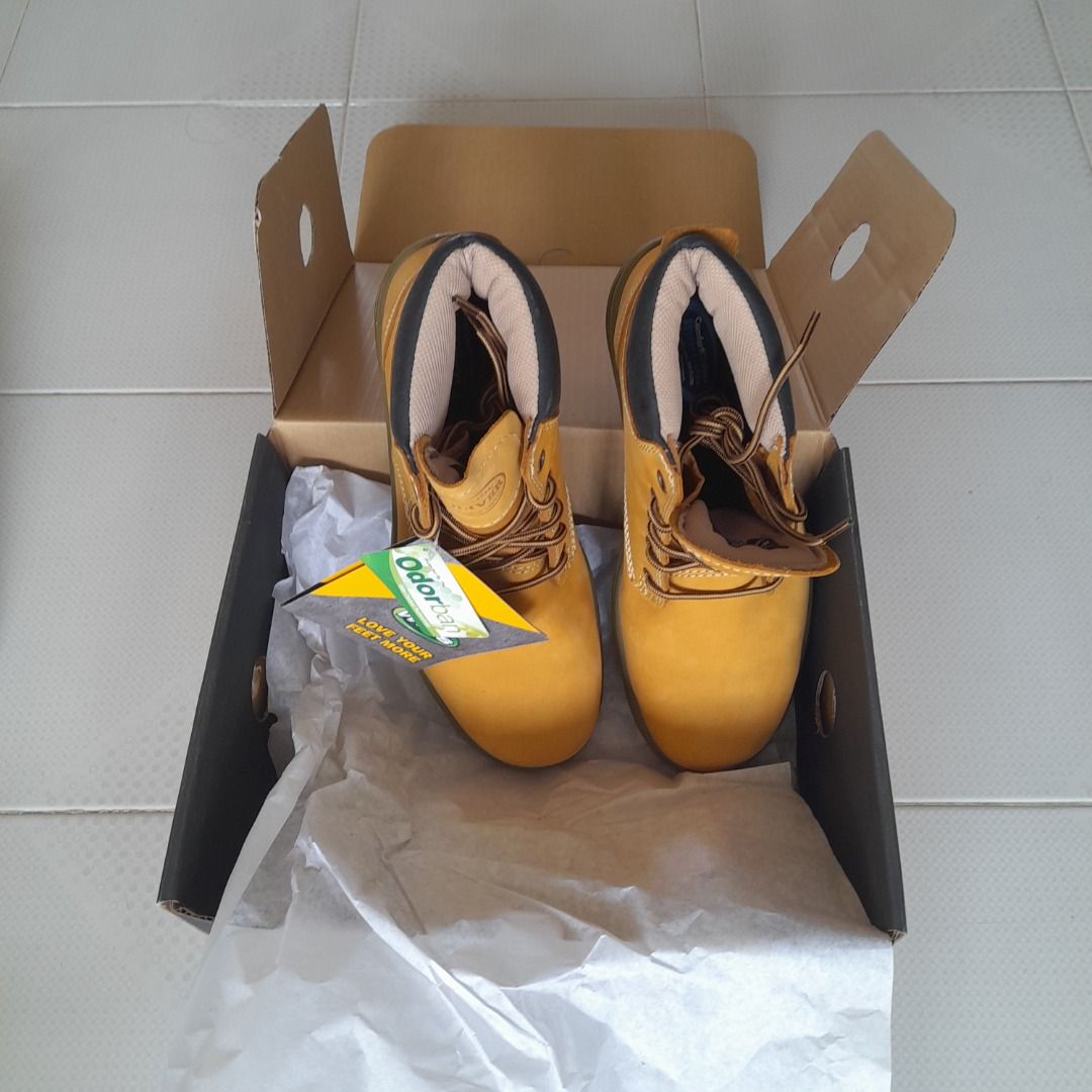Men's dealer hotsell boots size 9