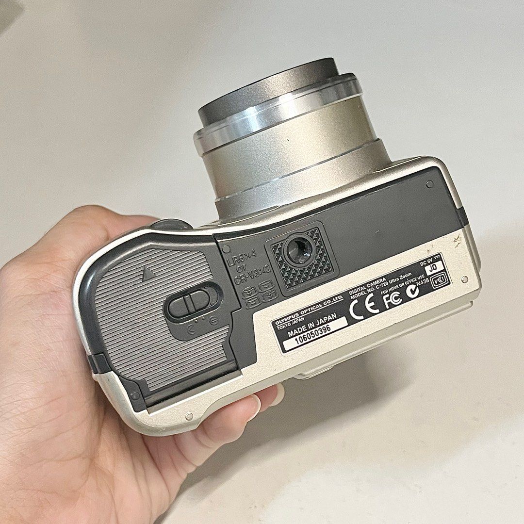 Olympus Camedia C720 Ultra Zoom Digital Camera Digicam (READ